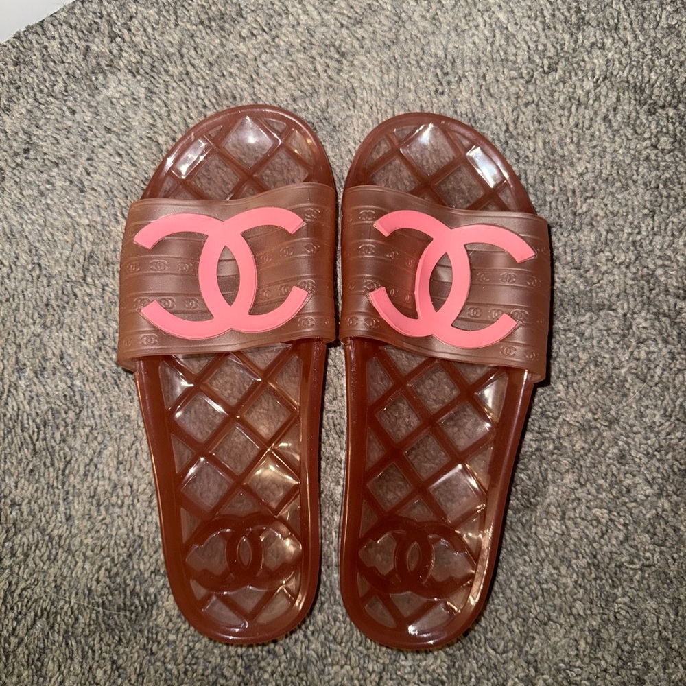 CHANEL Sandals in Brown with Pink Logo